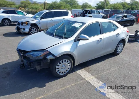 2017 Toyota Corolla Le z USA, uszkodzony, nr VIN 5YFBURHE8HP590659
